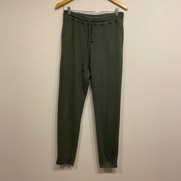 Aritzia Dark Green TNA Waffle Jogger Size Medium - Picture 1 of 4